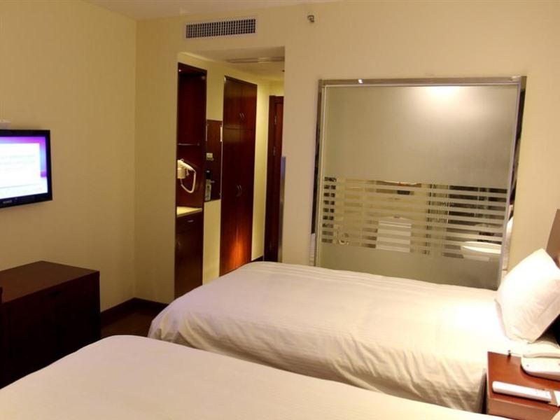 Greentree Inn Yiwu International Trade City Hotel エクステリア 写真